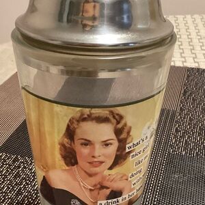 Vintage Style Cocktail Shaker with Retro Design